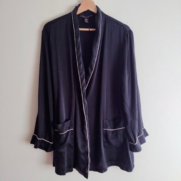 Victorias Secret Black Silk Short Robe M/L Luxurious Soft Kimono - Picture 1 of 9